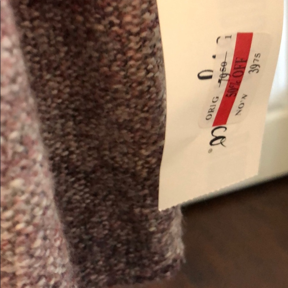 Sweater - Picture 4 of 4